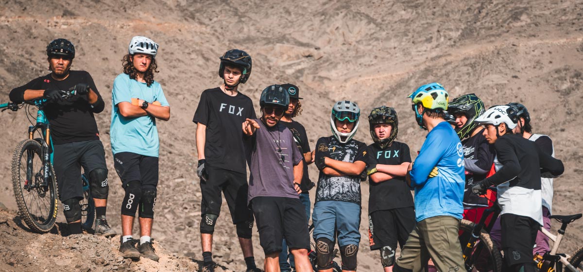 Ciclistas apasionados en Perú (Latinoamérica) aprendiendo de MTB